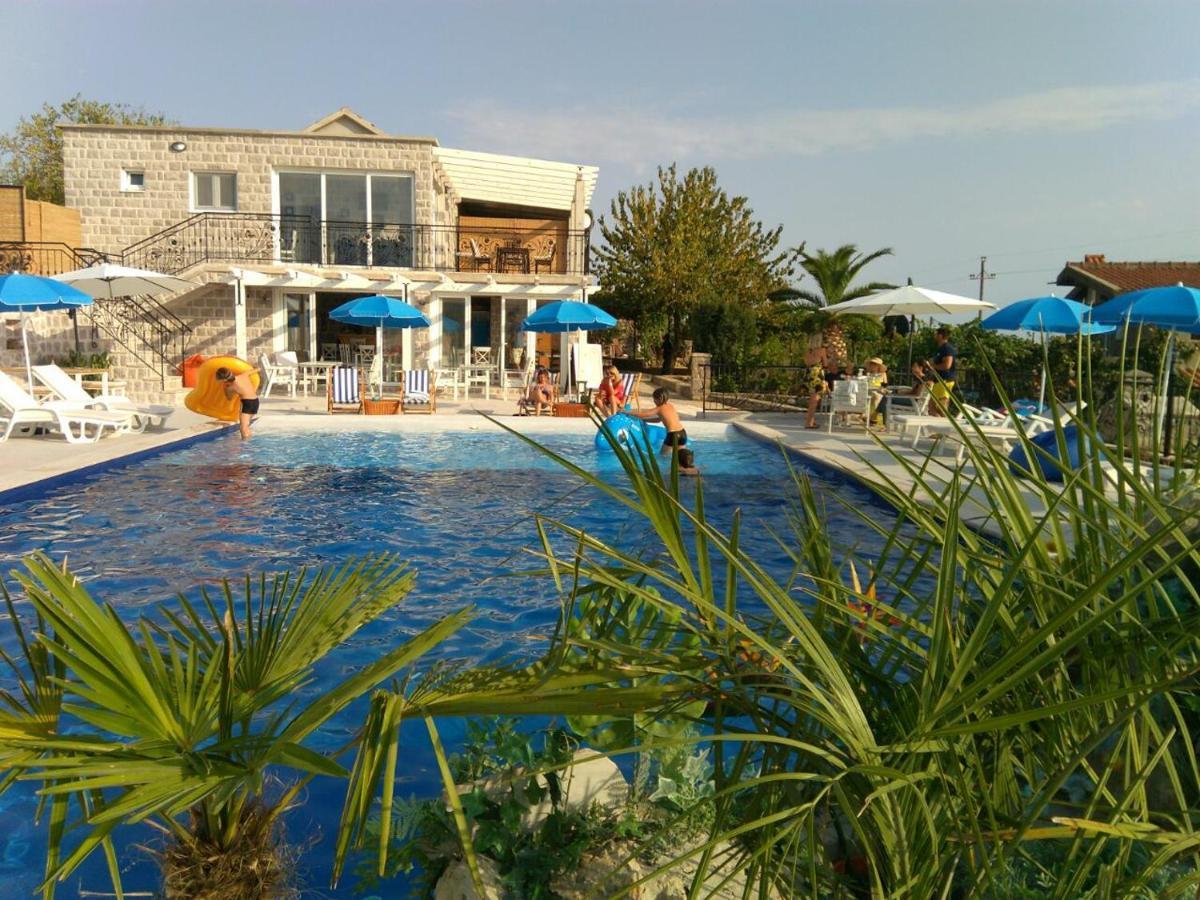 Lustica Apartments Luaran gambar