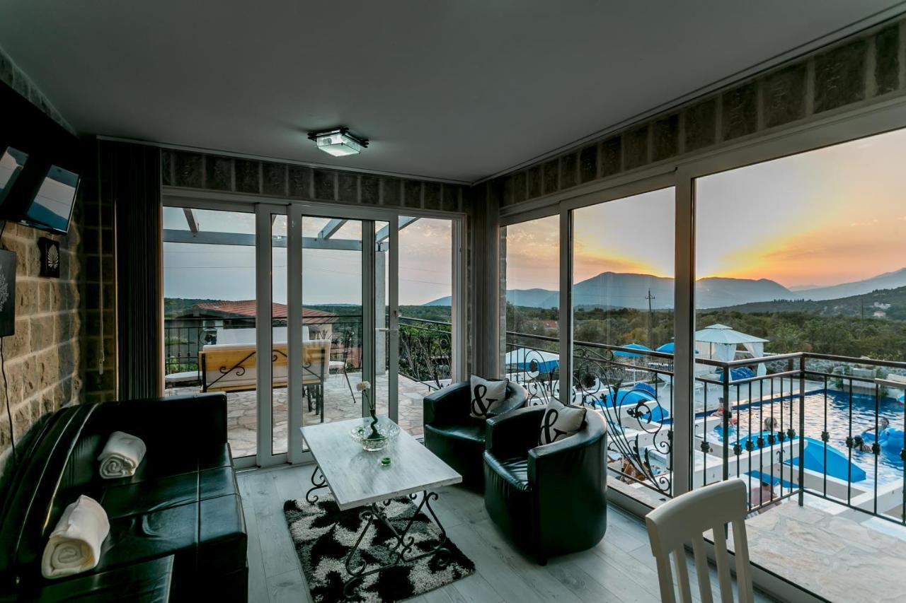 Lustica Apartments Luaran gambar
