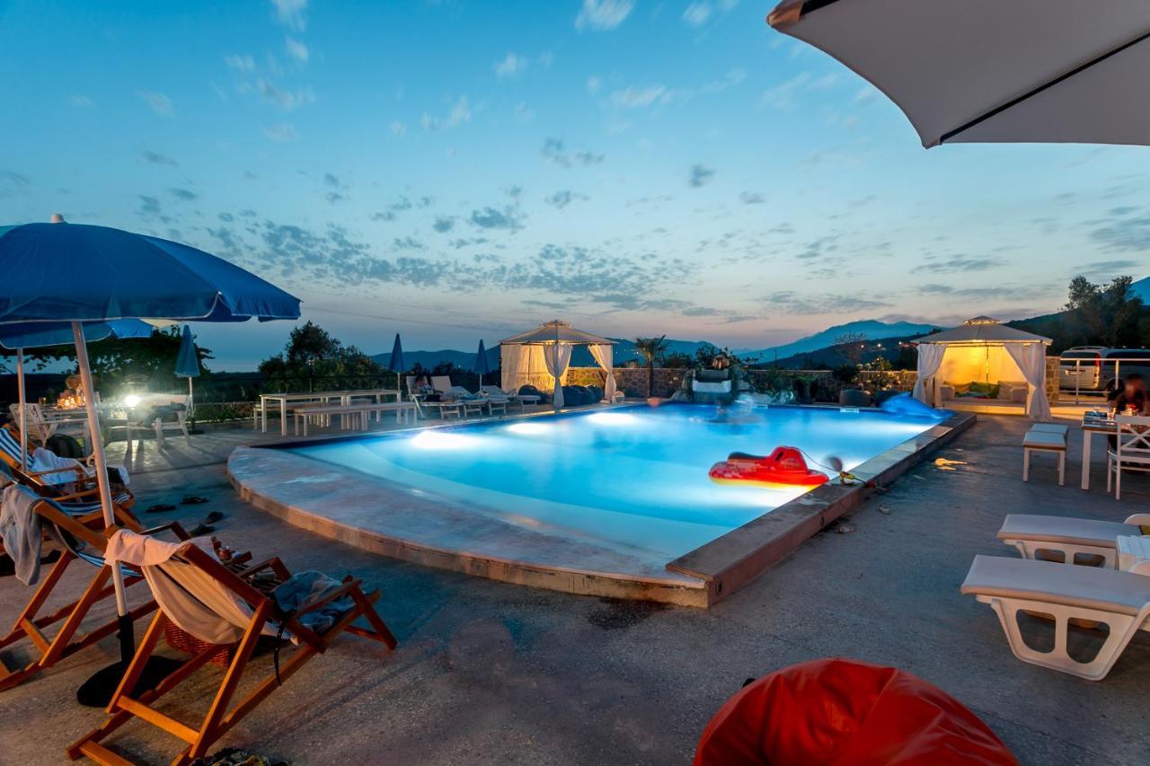 Lustica Apartments Luaran gambar
