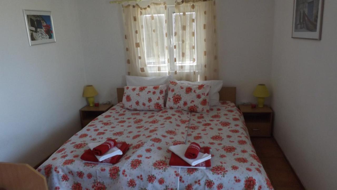 Lustica Apartments Luaran gambar