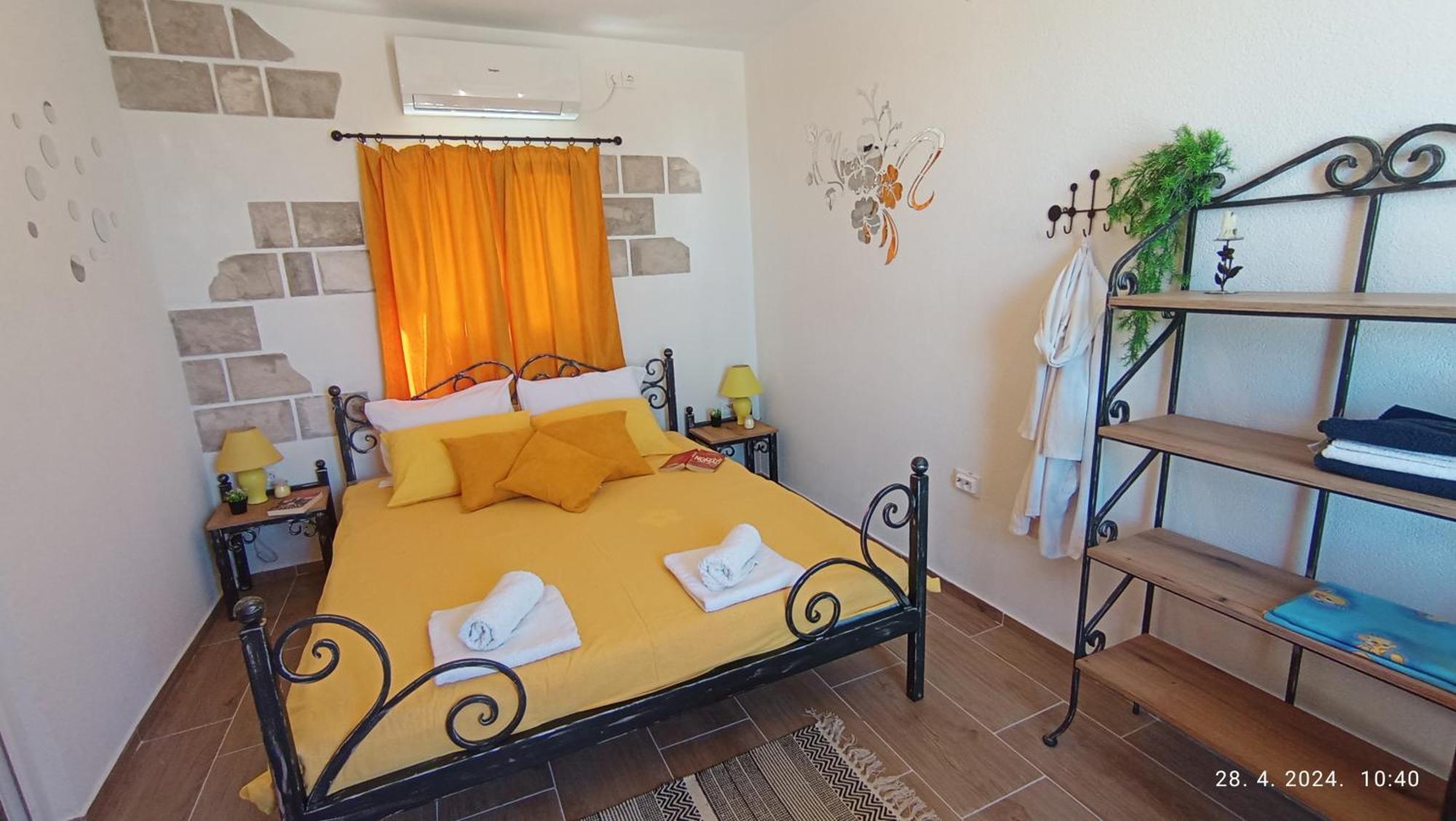 Lustica Apartments Luaran gambar